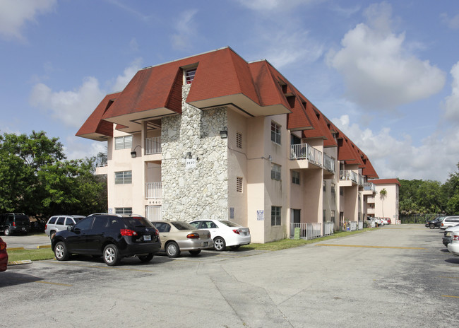 The Oaks in Miami, FL - Foto de edificio - Building Photo