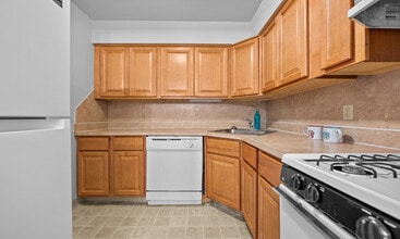 The Yorklyn Apartments and Townhomes in York, PA - Foto de edificio - Building Photo