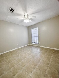 1503 W Donovan St photo'