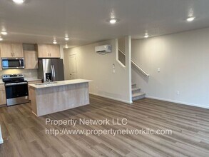 6108 SE 15th St in Gresham, OR - Building Photo - Building Photo