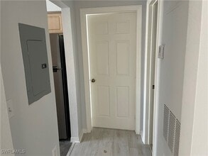 23600 Walden Center Dr in Bonita Springs, FL - Building Photo - Building Photo