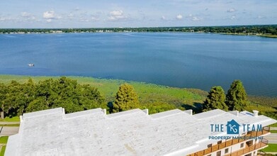 208 Lake Howard Dr SW in Winter Haven, FL - Building Photo - Building Photo