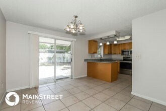 2202 Selkirk St in Valrico, FL - Building Photo - Building Photo