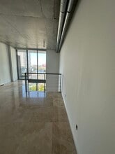 690 SW 1st Ct, Unit 1517 in Miami, FL - Foto de edificio - Building Photo