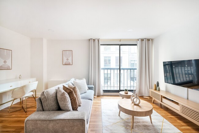 123 E 54th St in New York, NY - Building Photo - Building Photo