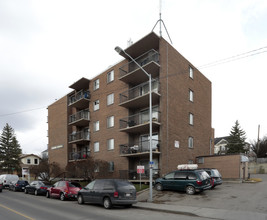 Karima Towers in Calgary, AB - Building Photo - Building Photo