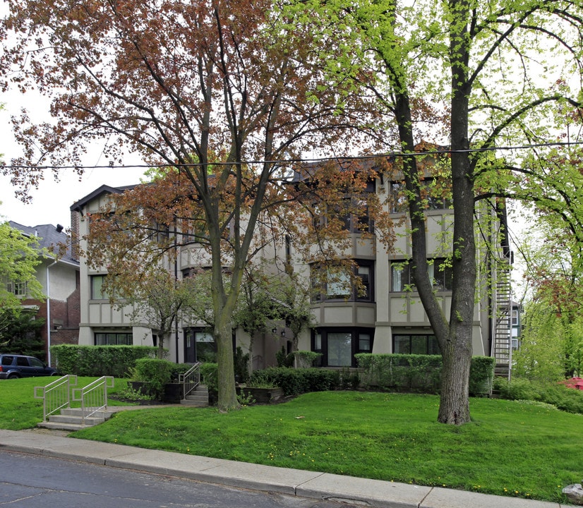 79 Oriole Pky in Toronto, ON - Building Photo