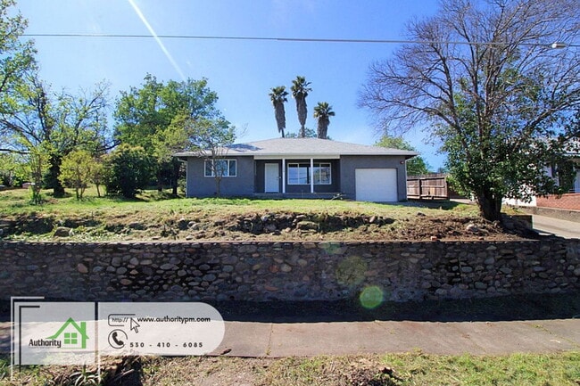 1800 West St in Redding, CA - Building Photo - Building Photo