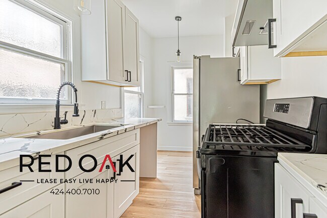 852 N Oxford Ave in Los Angeles, CA - Foto de edificio - Building Photo