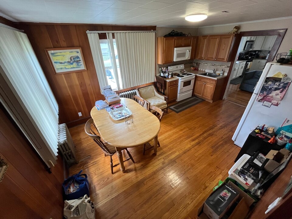 75 Brefni St, Unit 1 in Amityville, NY - Building Photo