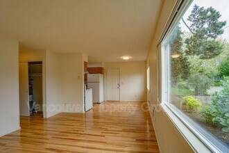609 W McLoughlin Blvd in Vancouver, WA - Building Photo - Building Photo
