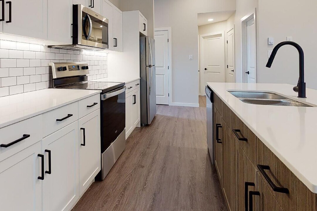 933 Taylor Ave in Winnipeg, MB - Building Photo