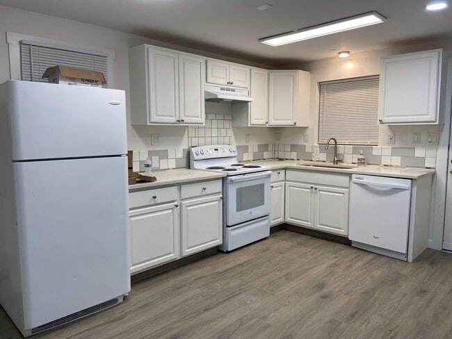 property at 9535 Ashworth Ave N