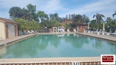 6494 Royal Woods Dr, Unit 3631C in Ft. Myers, FL - Foto de edificio - Building Photo