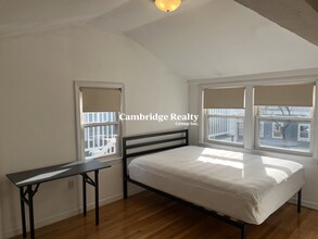 89 Spring St, Unit 3A in Cambridge, MA - Building Photo - Building Photo