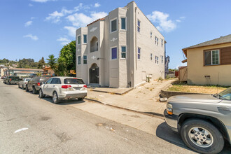 2684 73rd Ave in Oakland, CA - Building Photo - Building Photo