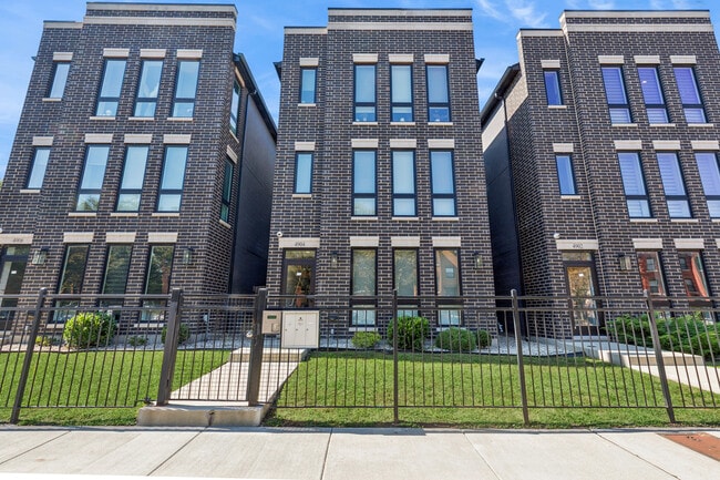property at 4904 S St Lawrence Ave