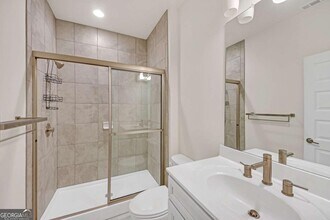 860 Stonehill Ln in Atlanta, GA - Building Photo - Building Photo