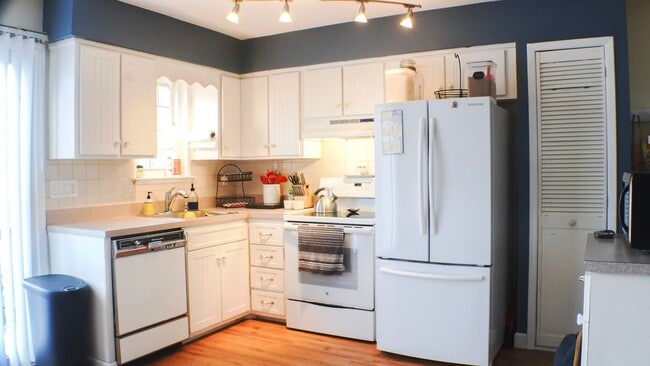 14 Scuppo Rd in Danbury, CT - Building Photo - Building Photo