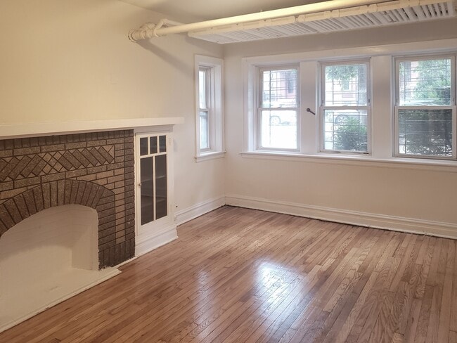2922 N Albany Ave in Chicago, IL - Building Photo - Building Photo