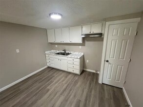 8800 Eden Valley Ln in Dallas, TX - Building Photo - Building Photo