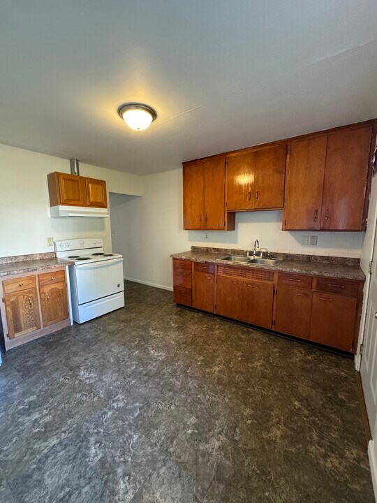3013 Blakeley Ave in Eau Claire, WI - Building Photo
