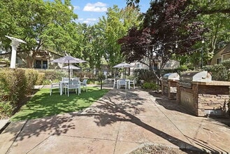 Stevenson Place in Fremont, CA - Foto de edificio - Building Photo