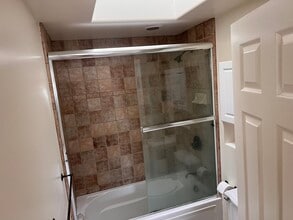 247 Broadway St, Unit #C in Laguna Beach, CA - Foto de edificio - Building Photo