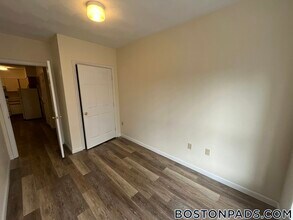 81 Essex St, Unit 63 in Boston, MA - Building Photo - Building Photo