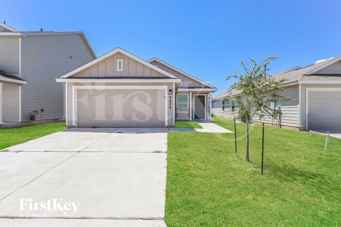2434 Double Oak Dr in New Braunfels, TX - Building Photo