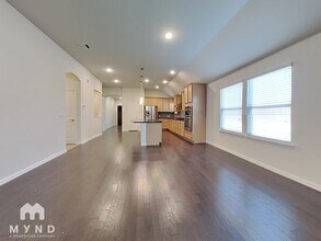 4916 Meadow Falls Dr in Fort Worth, TX - Foto de edificio - Building Photo