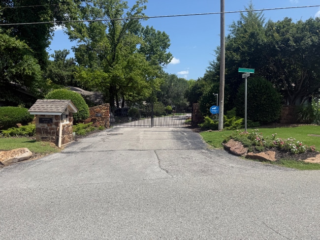 7439 S Atlanta Ave in Tulsa, OK - Building Photo - Building Photo