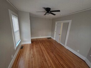 169 Coram Ave in Shelton, CT - Foto de edificio - Building Photo