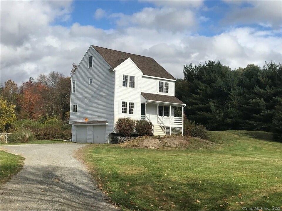 6 Baker Rd in Roxbury, CT - Foto de edificio