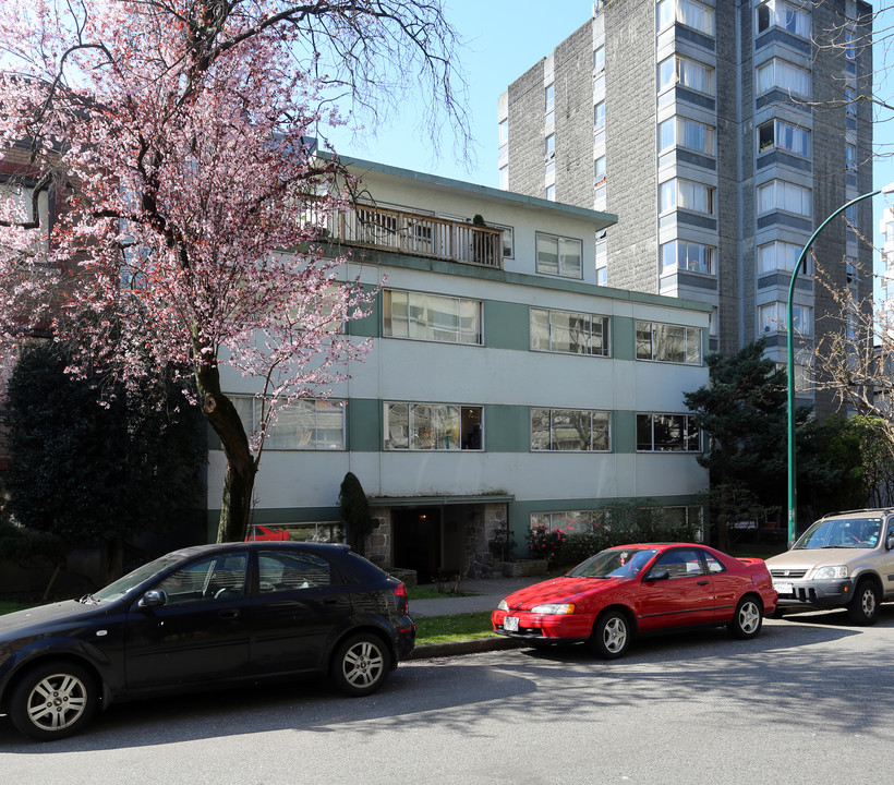 1620 Barclay St in Vancouver, BC - Building Photo