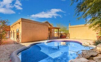 15219 N 51st Pl in Scottsdale, AZ - Building Photo