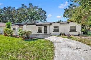 920 Lockhart St in Daytona Beach, FL - Building Photo