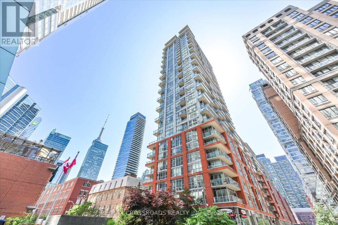 126-3126 Simcoe St in Toronto, ON - Building Photo