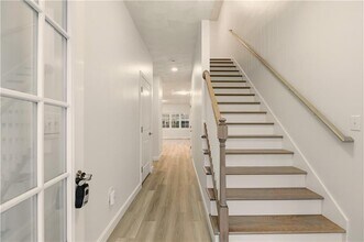 47 Windsor Rd in Cranston, RI - Building Photo - Building Photo