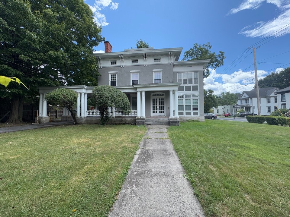 169 Paddock St, Unit Apt 4 in Watertown, NY - Building Photo