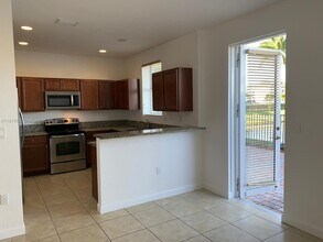 14761 SW 25th St in Miami, FL - Building Photo - Building Photo