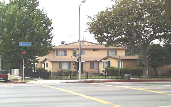 13932-13934 Roscoe Blvd in Van Nuys, CA - Building Photo