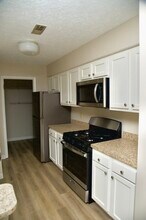 2245 Hedgerow Road in Columbus, OH - Building Photo - Building Photo