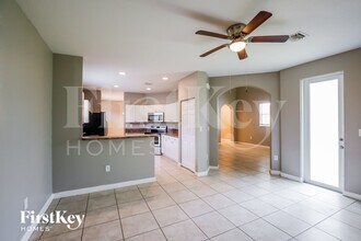 300 NE 36th Avenue Rd in Homestead, FL - Foto de edificio - Building Photo