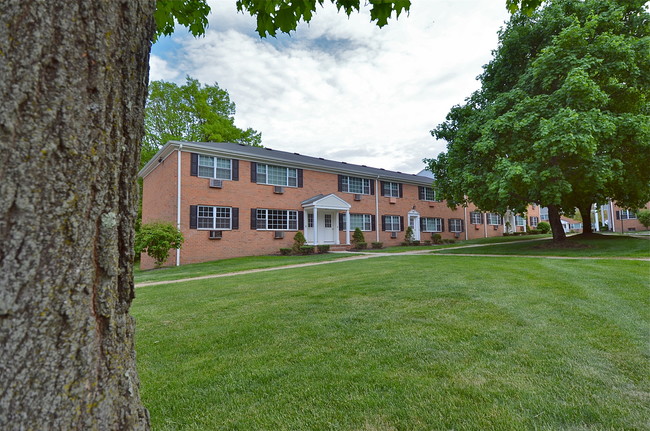 Brentwood Gardens in Wharton, NJ - Foto de edificio - Building Photo