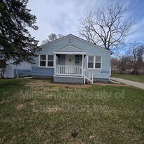 715 Kenilworth Ave in Pontiac, MI - Building Photo