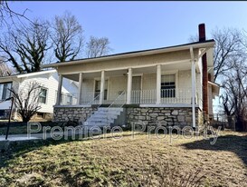 1731 S Crescent Ave in Independence, MO - Building Photo