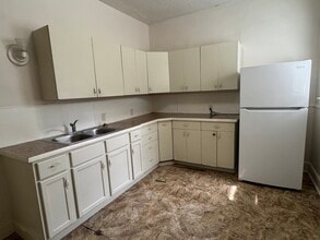 1421 Grand Ave in Davenport, IA - Building Photo - Building Photo