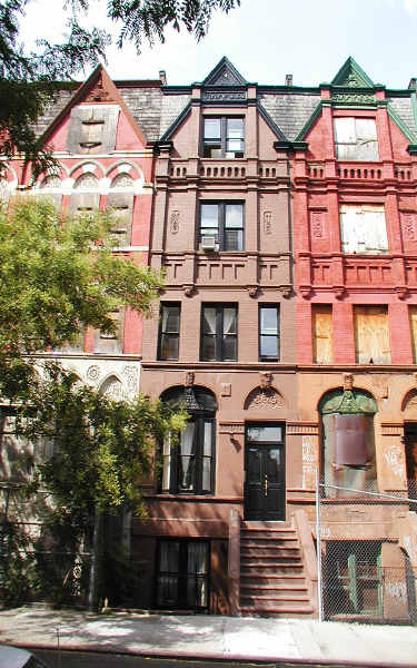 147 W 118th St in New York, NY - Building Photo