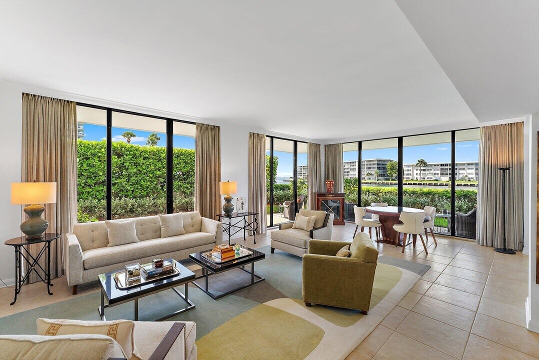123 Lakeshore Dr in North Palm Beach, FL - Building Photo